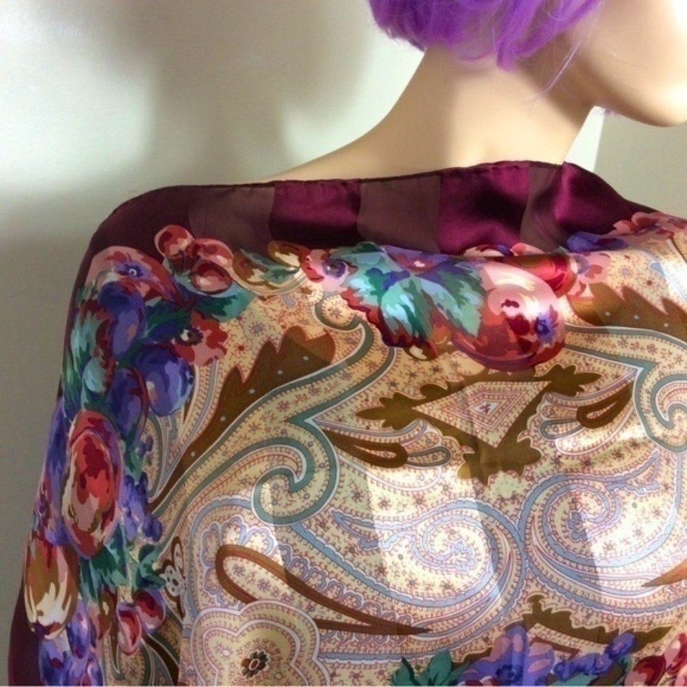 Vintage 80s Bill Blass maroon floral silk scarf. 36”x36” - Picture 3 of 7